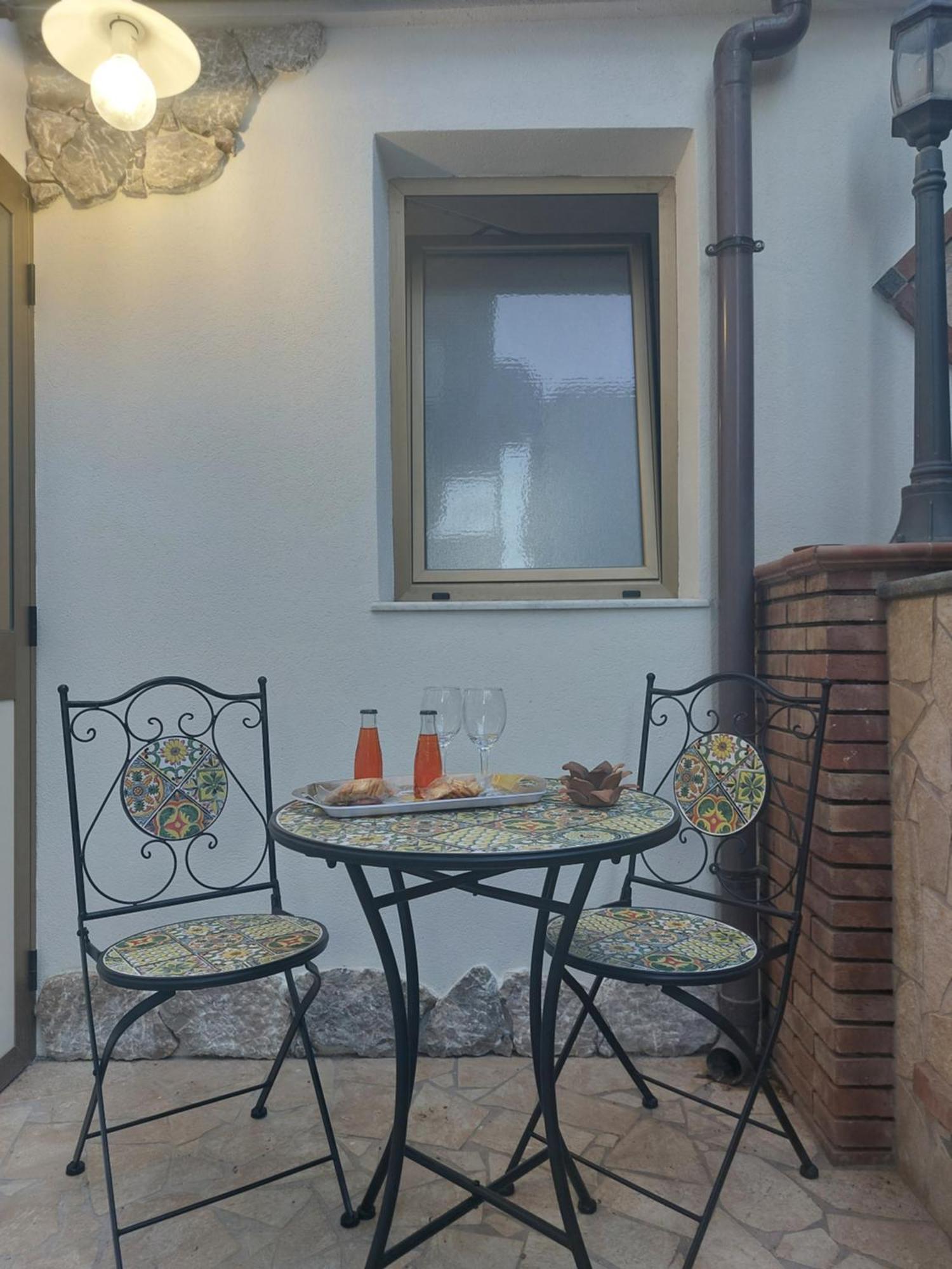 Appartamento Il Girasole ตาออร์มินา ภายนอก รูปภาพ